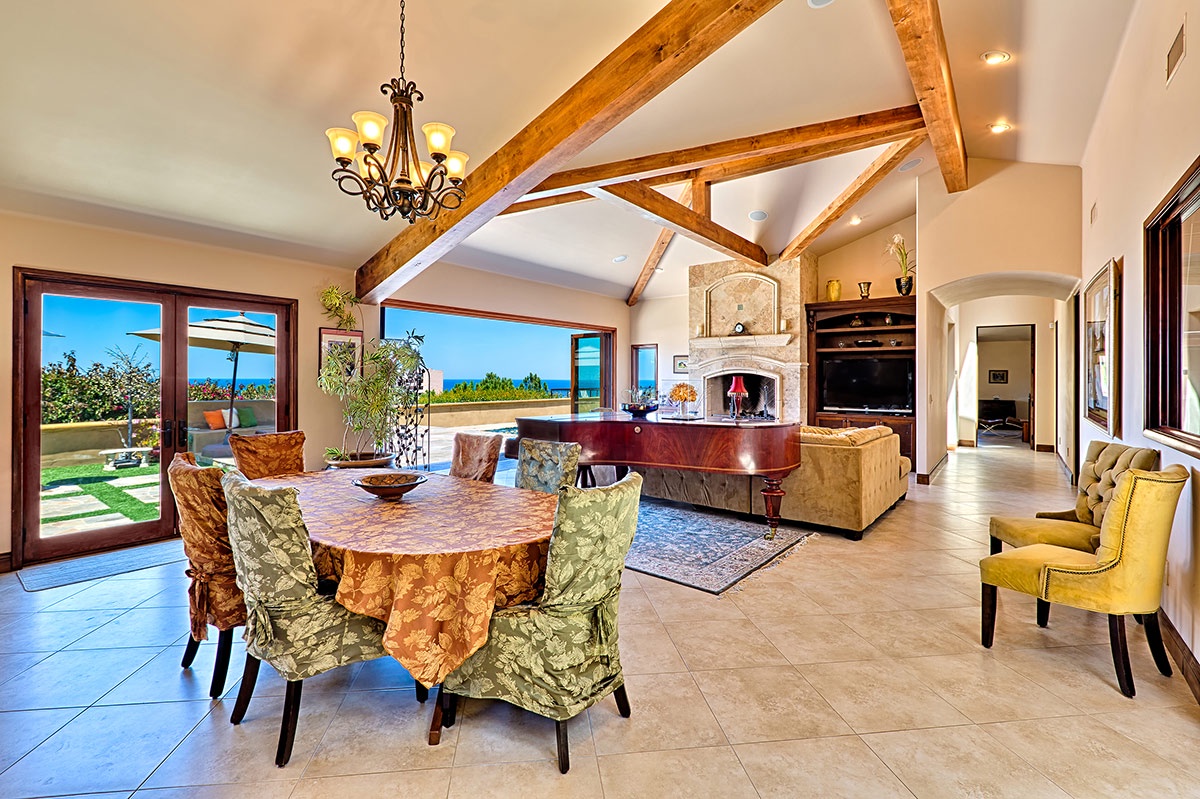 La Jolla Vacation Rentals, Jewel Above La Jolla Shores - Spacious great room dining area seats six