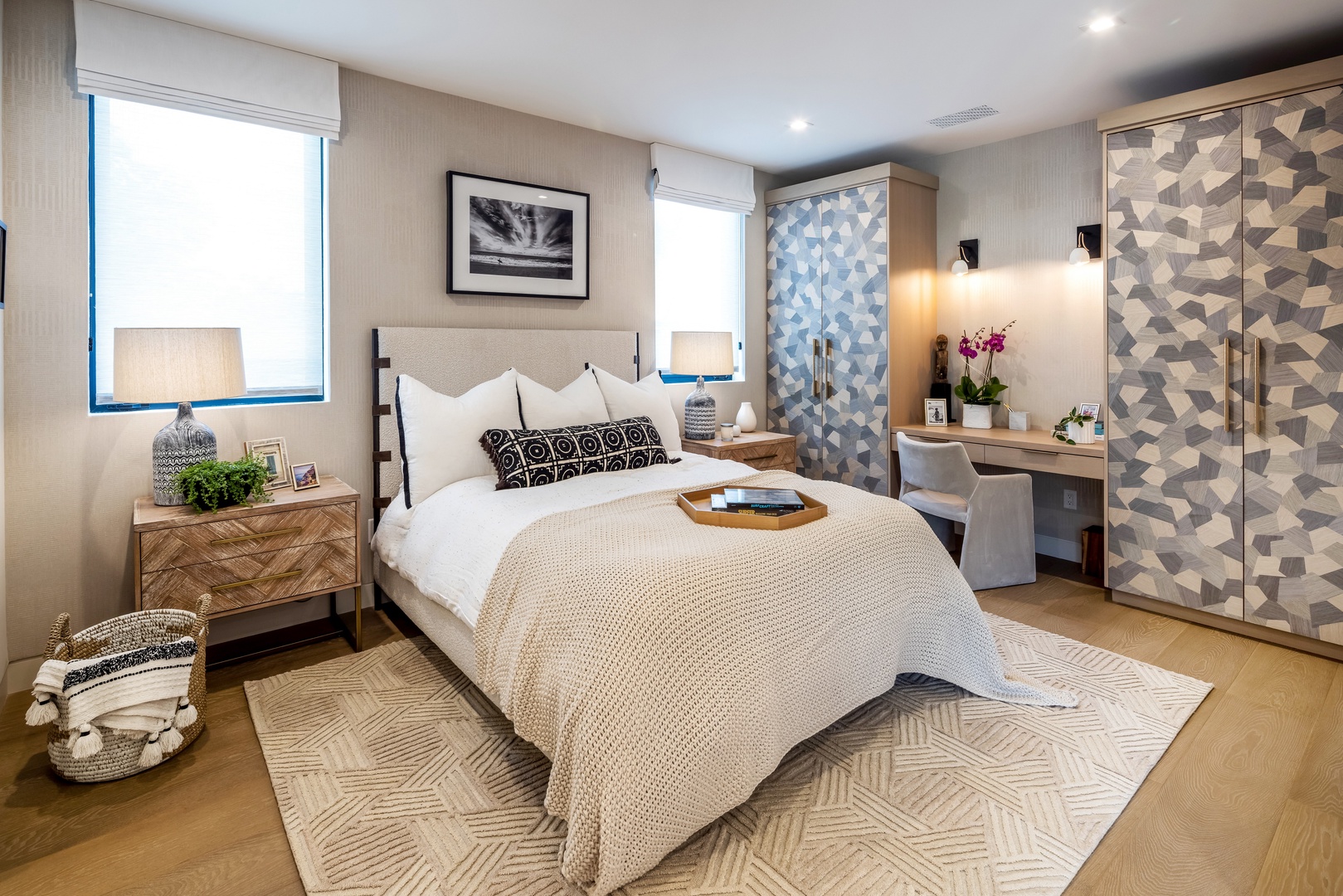 Honolulu Vacation Rentals, Diamond Head Grand Escape - Relax in comfort with a spacious layout, plush bedding, and central AC for a restful night’s sleep.
