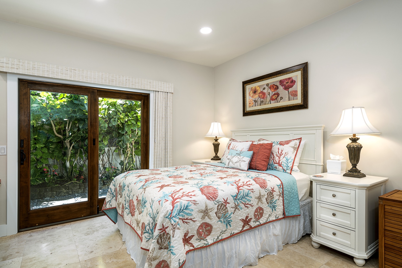 Kailua Kona Vacation Rentals, Ali'i Point #7 - The third bedroom is located downstairs and has a Queen. This bedroom has easy access to a full bathroom and a separate laundry room
