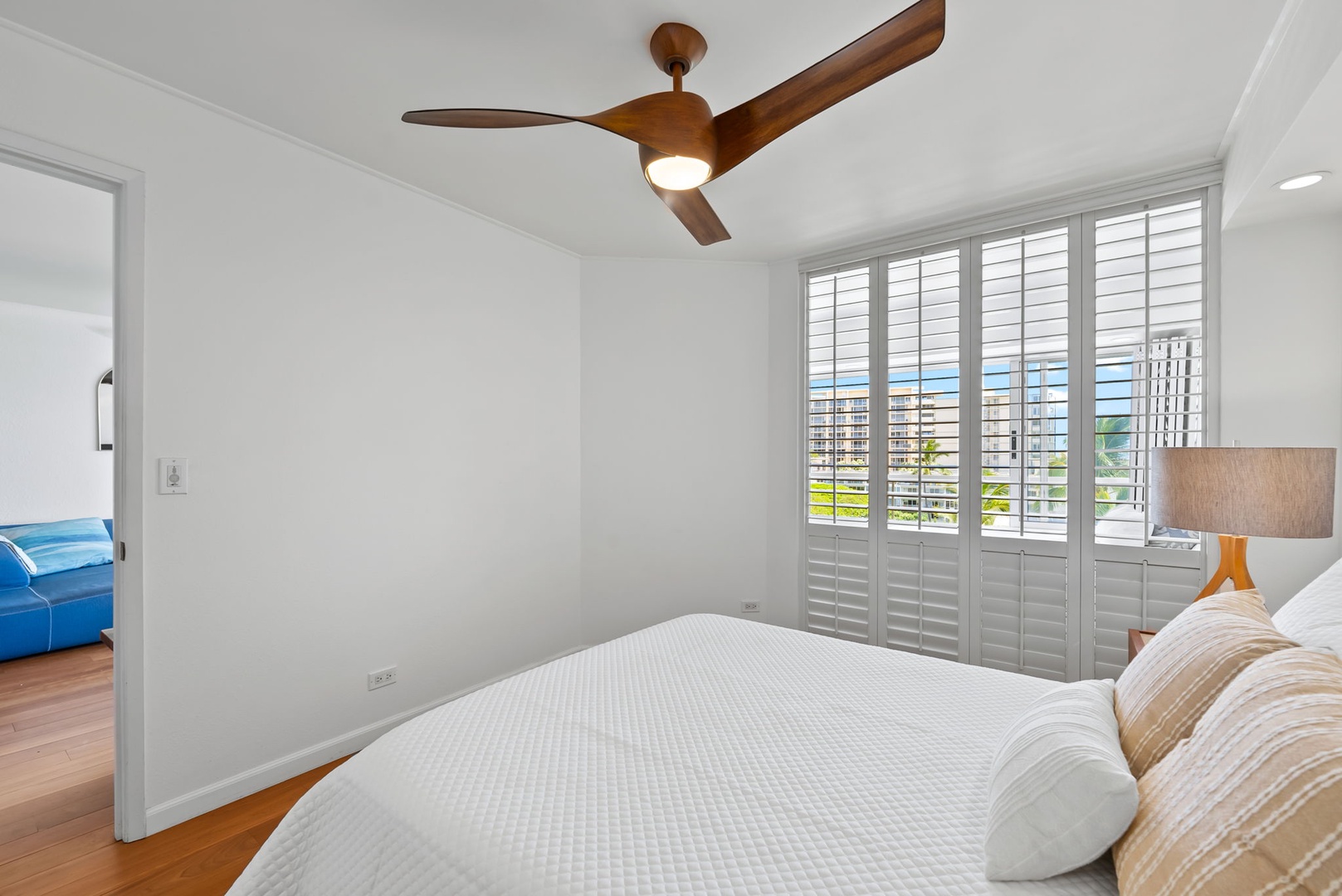 Honolulu Vacation Rentals, Colony Surf Retreat - The enclosed bedroom includes blackout shutters and a ceiling fan to ensure quiet, cool evenings and restful mornings.