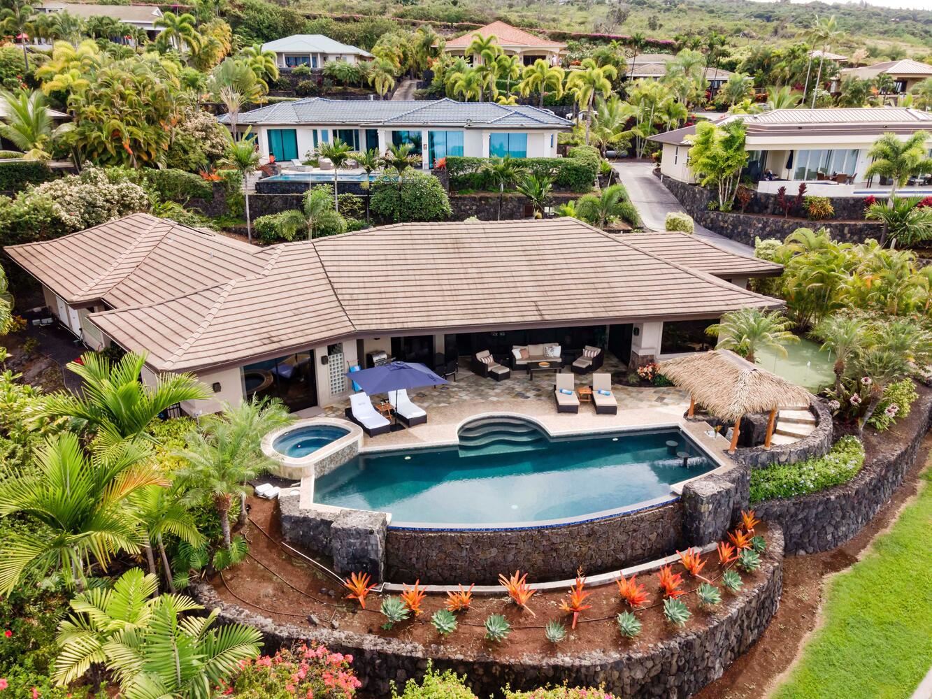 Kailua Kona Vacation Rentals, Island Oasis - Beautiful infinity edge pool offers easy entry with steps leading in!