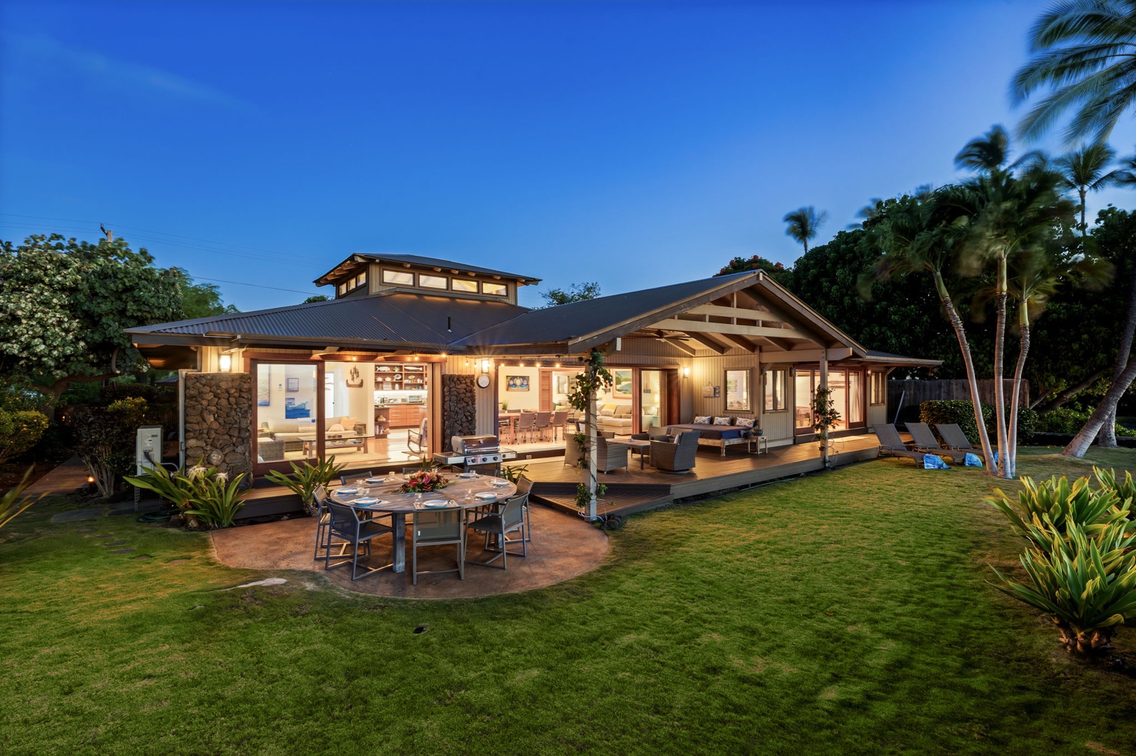 Kamuela Vacation Rentals, Island Time Retreat - Circle up around the fire pit once the sun's down and the day cools off.
