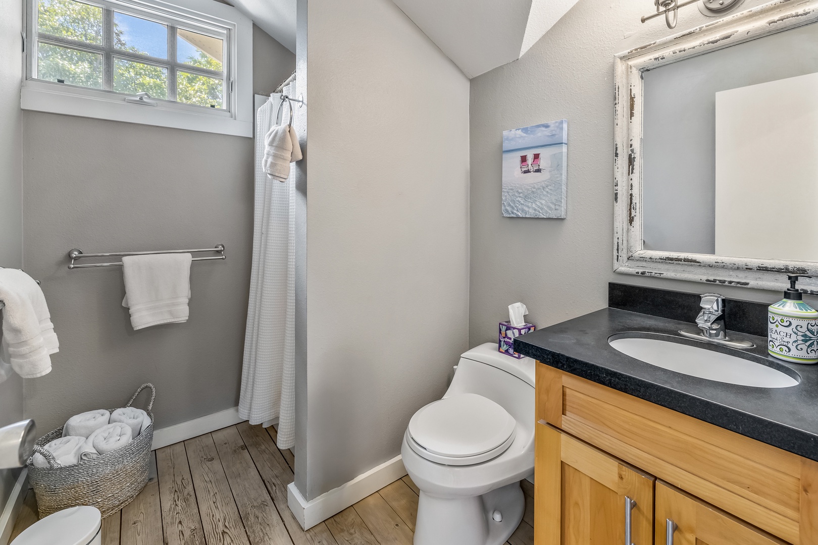 Honolulu Vacation Rentals, Moana Lani - Gust cottage bathroom with standing shower.