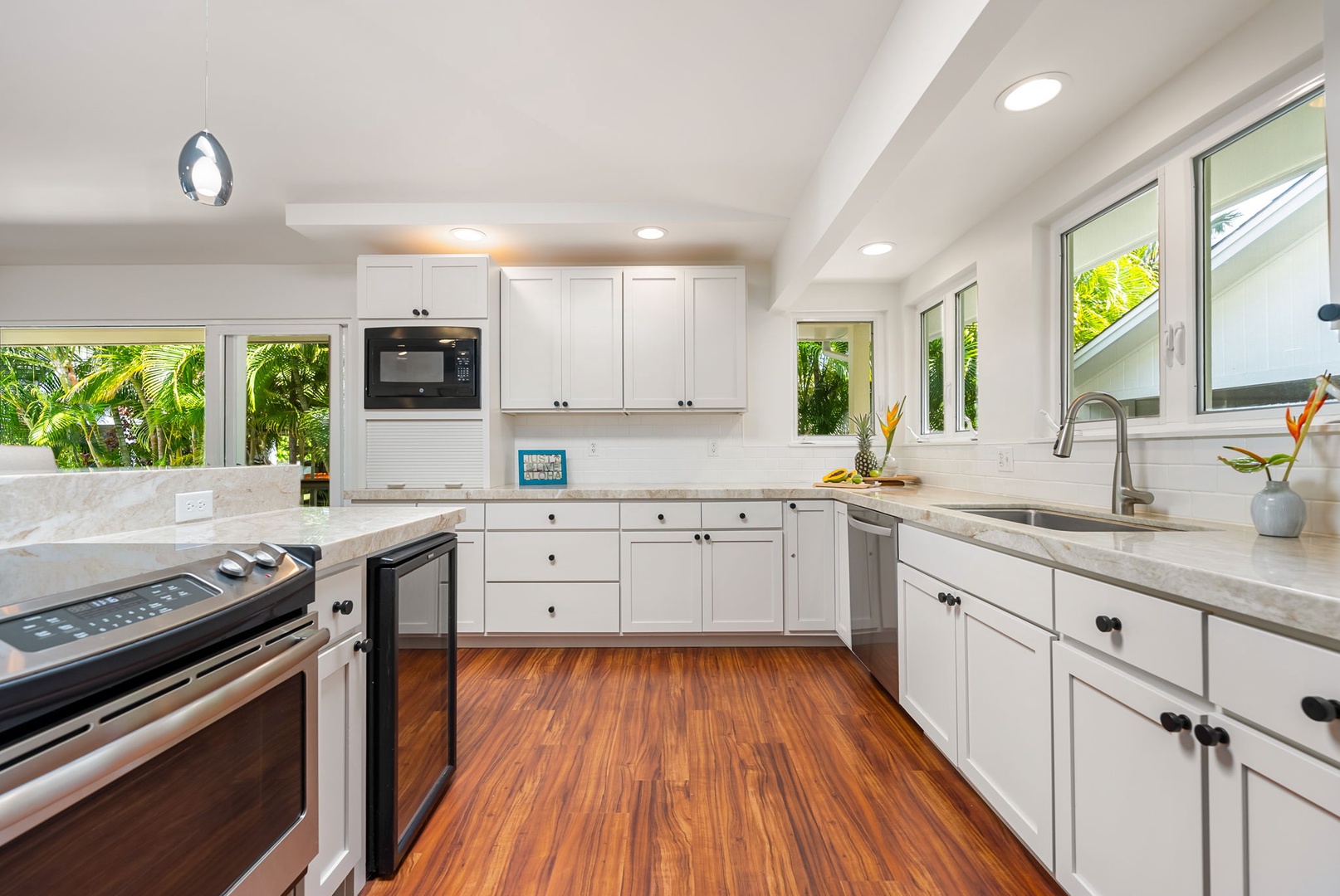 Kailua Vacation Rentals, Nohie Lanikai - This kitchen is a chefs paradise with ample space to create your favorite meal.