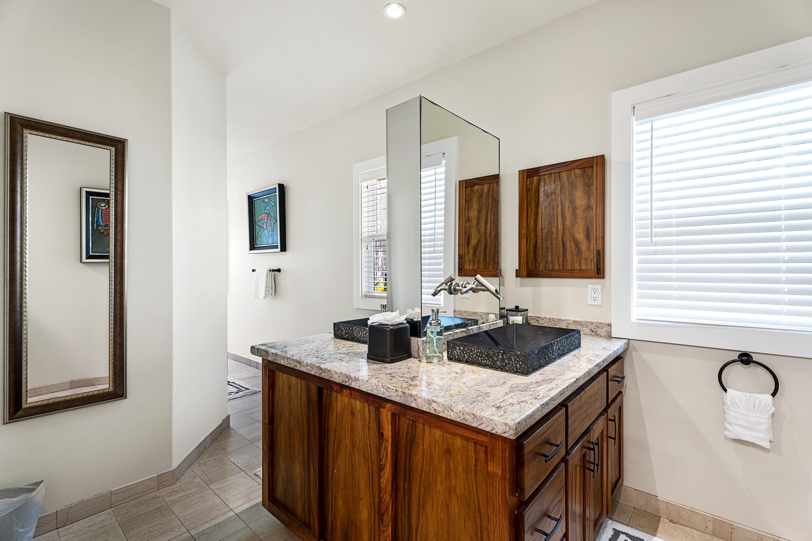 Kailua Kona Vacation Rentals, Ali'i Point #7 - Primary Bathroom features a soaking tub, walk-in shower, and two sinks