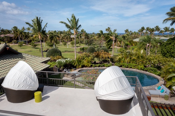 Kamuela Vacation Rentals, Canoe House & Beach Walker at Champion Ridge - Sun beds.