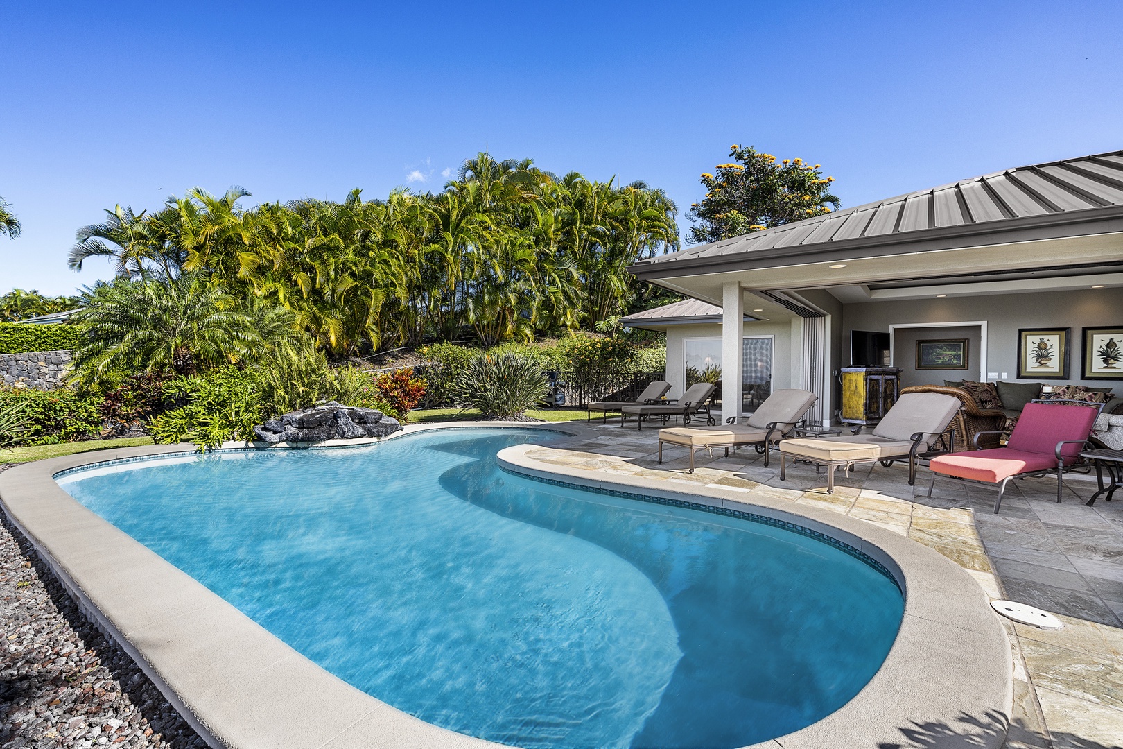 Kailua Kona Vacation Rentals, Hale Aikane - Solar heated pool!