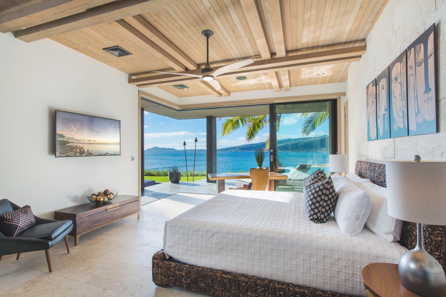 Honolulu Vacation Rentals, Ocean House - Downstairs bedroom.