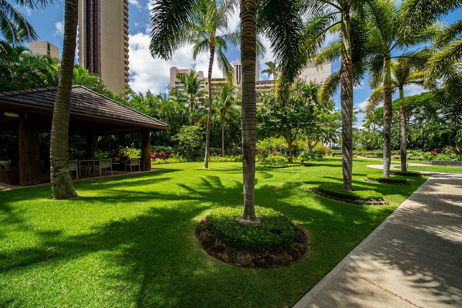 Honolulu Vacation Rentals, Watermark Waikiki Unit 901 - Enjoy the tropical landscaping!