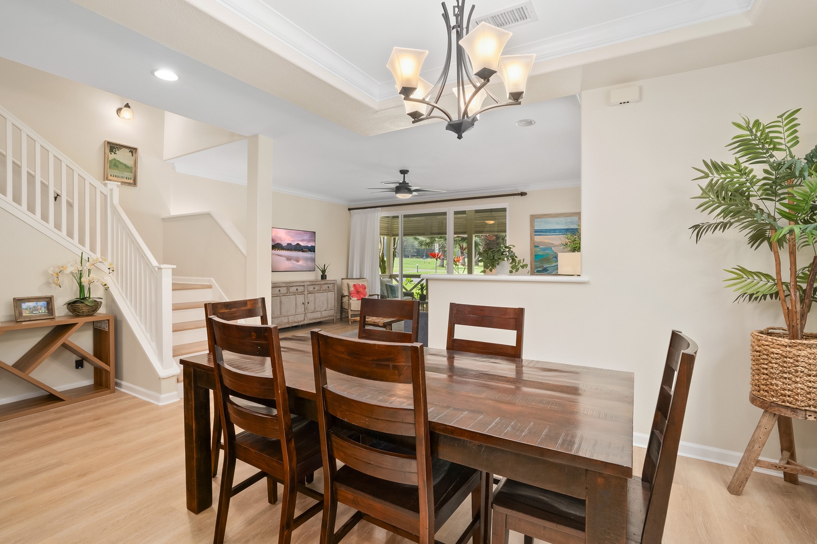 Princeville Vacation Rentals, Hale Kaua'i - Enjoy easy dinners and relaxed conversations in this open-concept dining area.