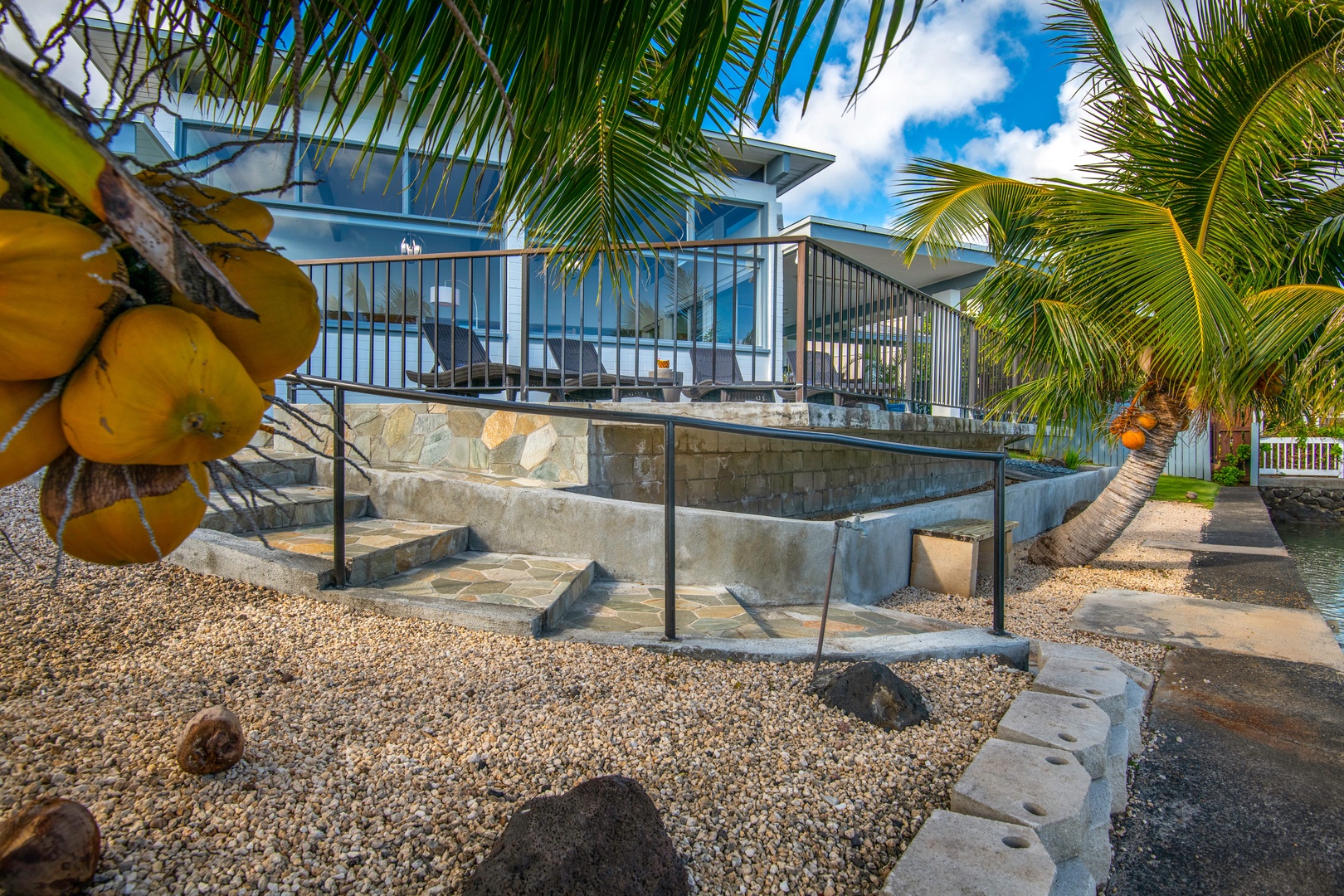 Honolulu Vacation Rentals, Holoholo Hale - Your walk way down to the water.