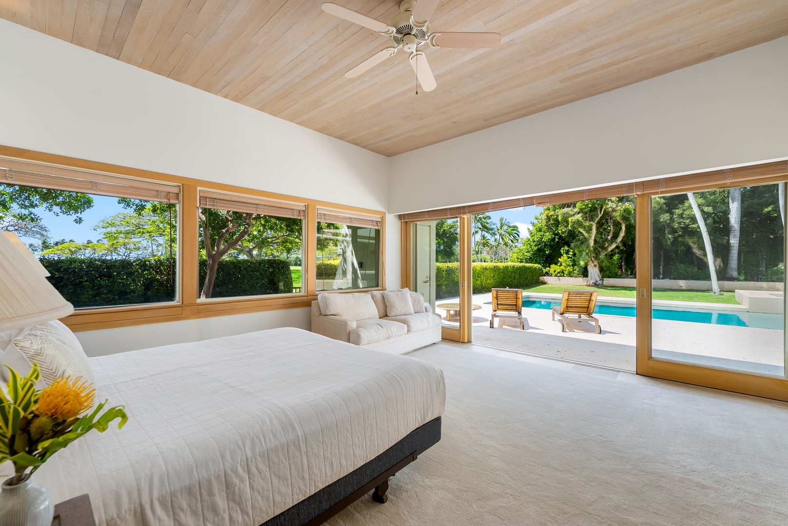 Honolulu Vacation Rentals, Luxury Golf Course Retreat in Kahala - 1077 Waiholo* - 