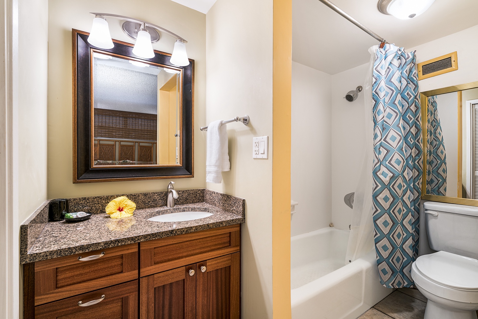 Kailua Kona Vacation Rentals, Kona Alii 201 - Upgraded Primary bath with tub / shower combo