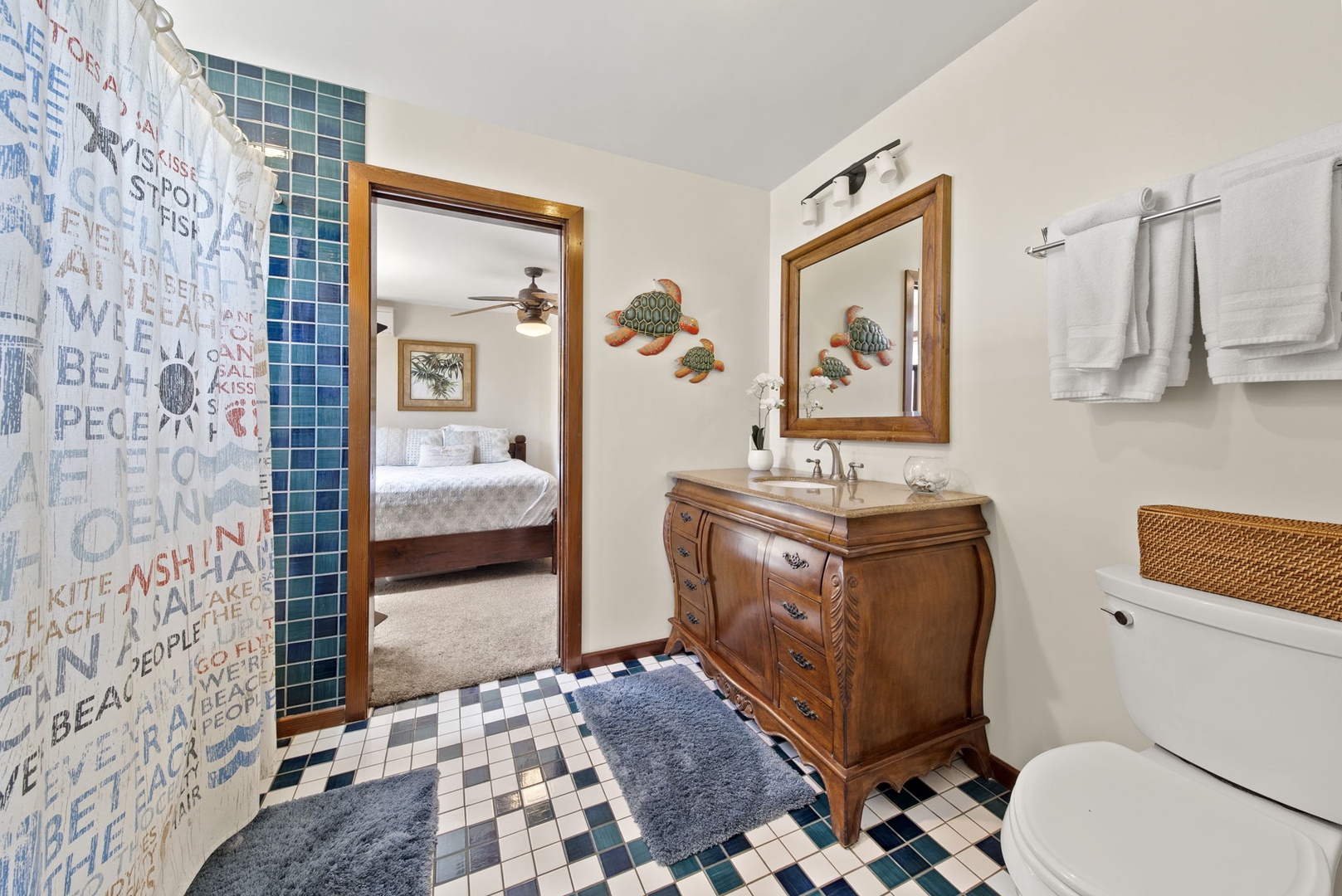 Waialua Vacation Rentals, Hale Oka Nunu - Guest Bedroom 2 Jack-and-Jill bath