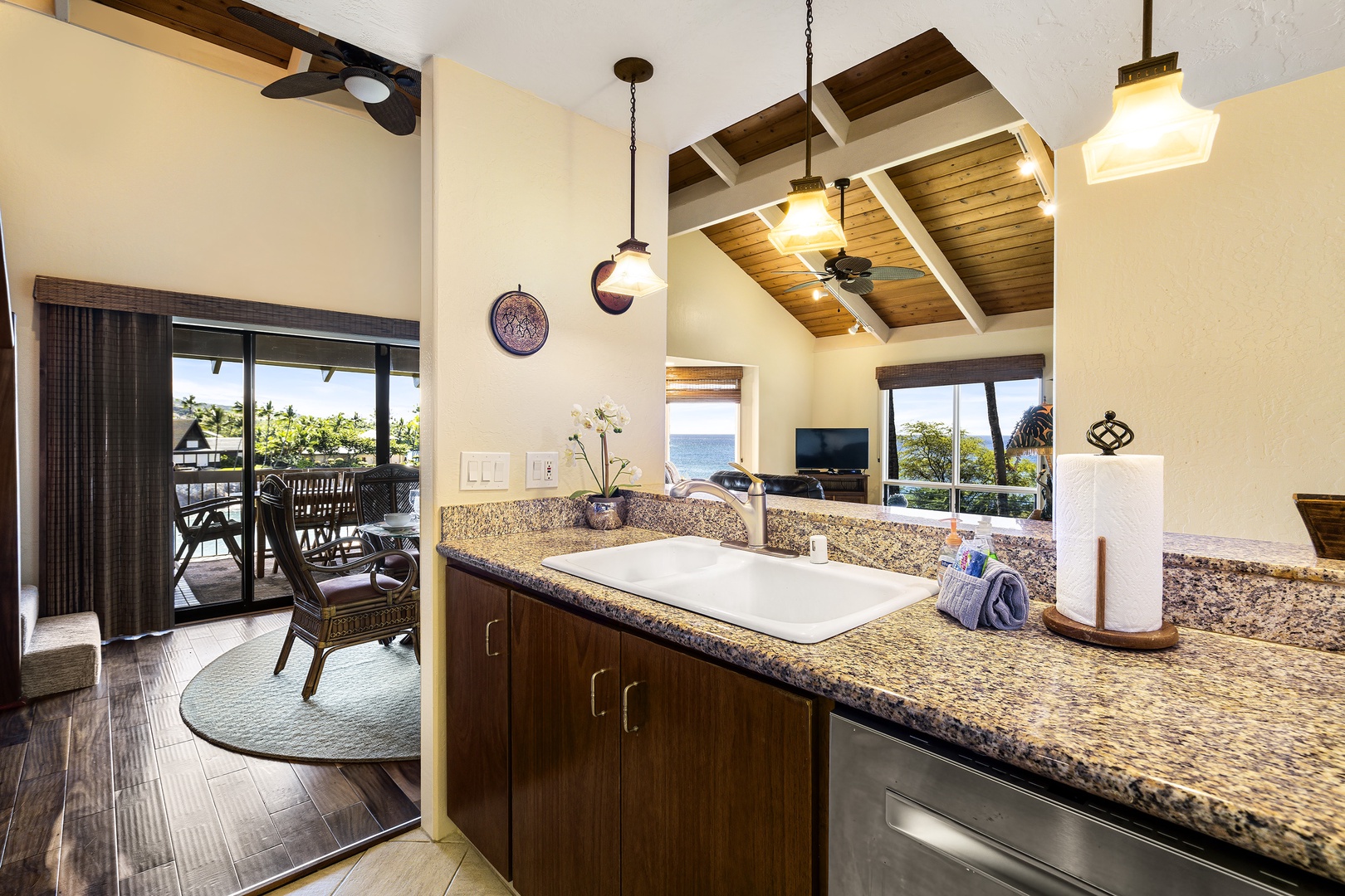 Kailua Kona Vacation Rentals, Kanaloa at Kona 3304 - The whole group can be a part of conversation from this open style kitchen