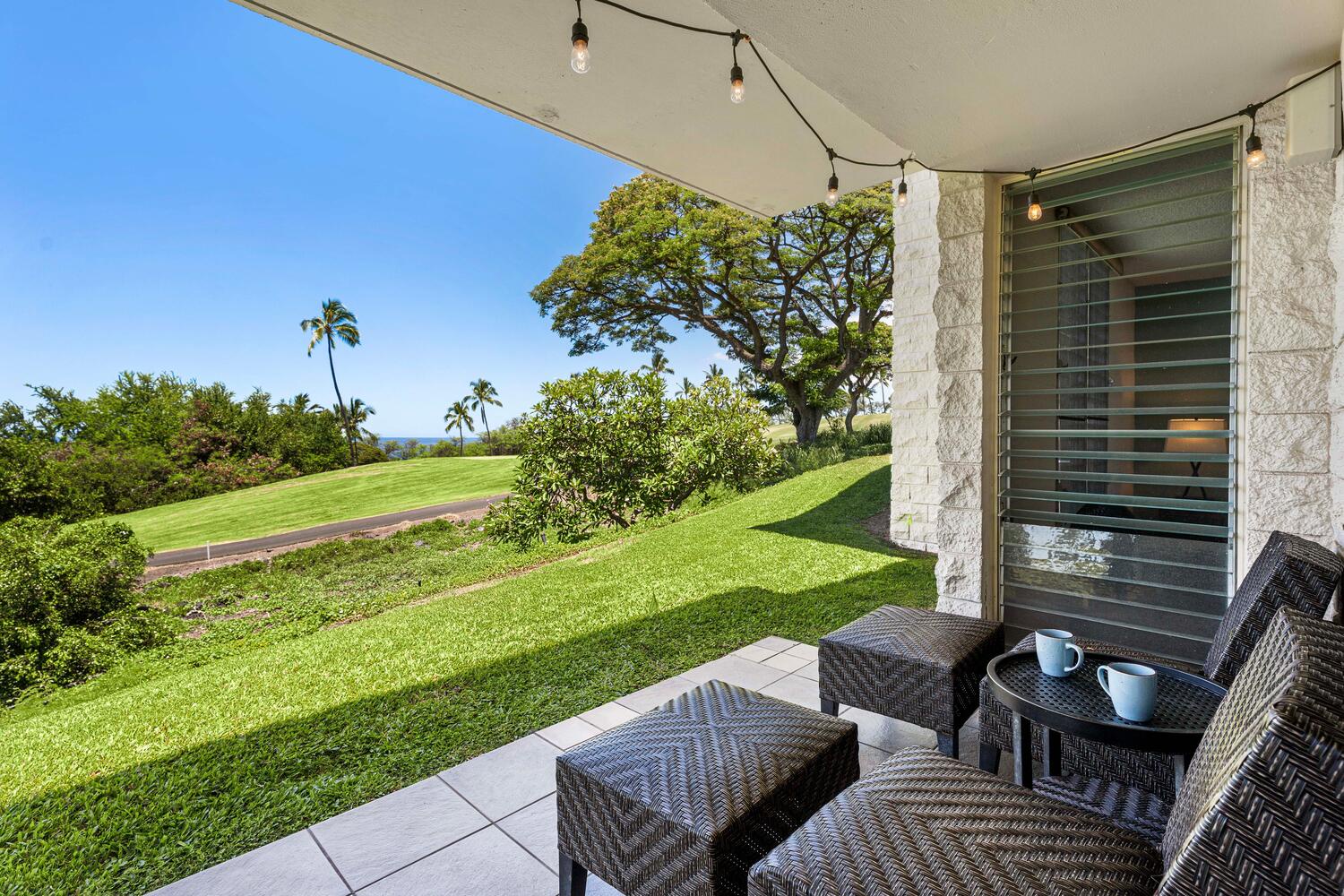 Kailua Kona Vacation Rentals, Keauhou Akahi 302 - Comfy lanai seating to enjoy stunning sunsets.