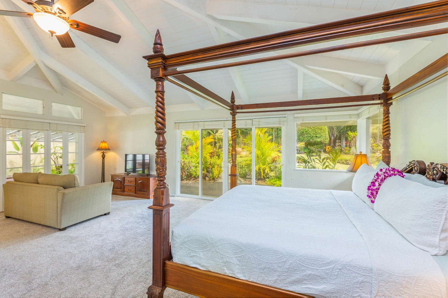 Princeville Vacation Rentals, Mala Hale - Slip into relaxation mode in the posh primary suite