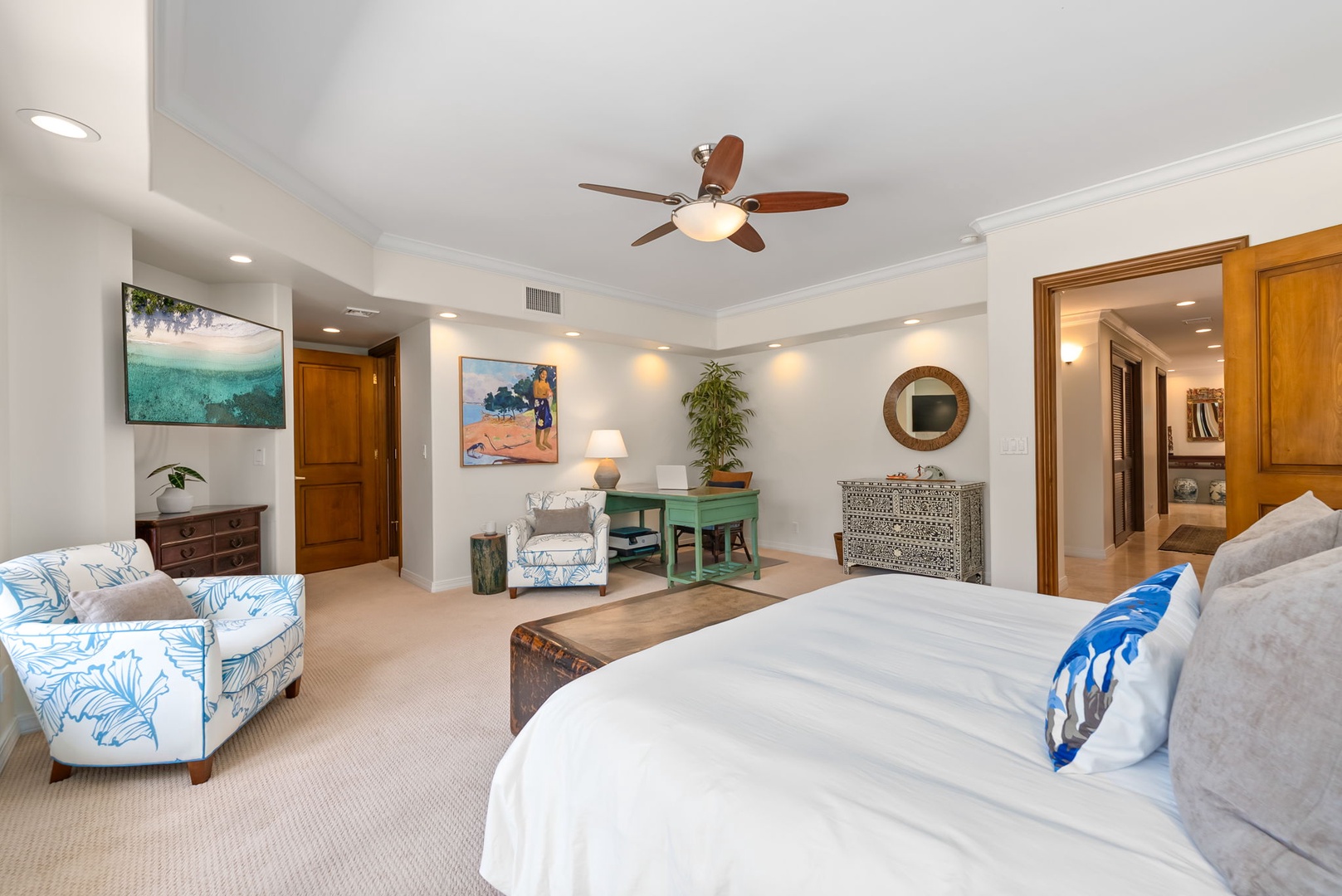 Honolulu Vacation Rentals, Maunalua Estate - Soft coastal tones, plush bedding, and natural light create an inviting place to recharge.