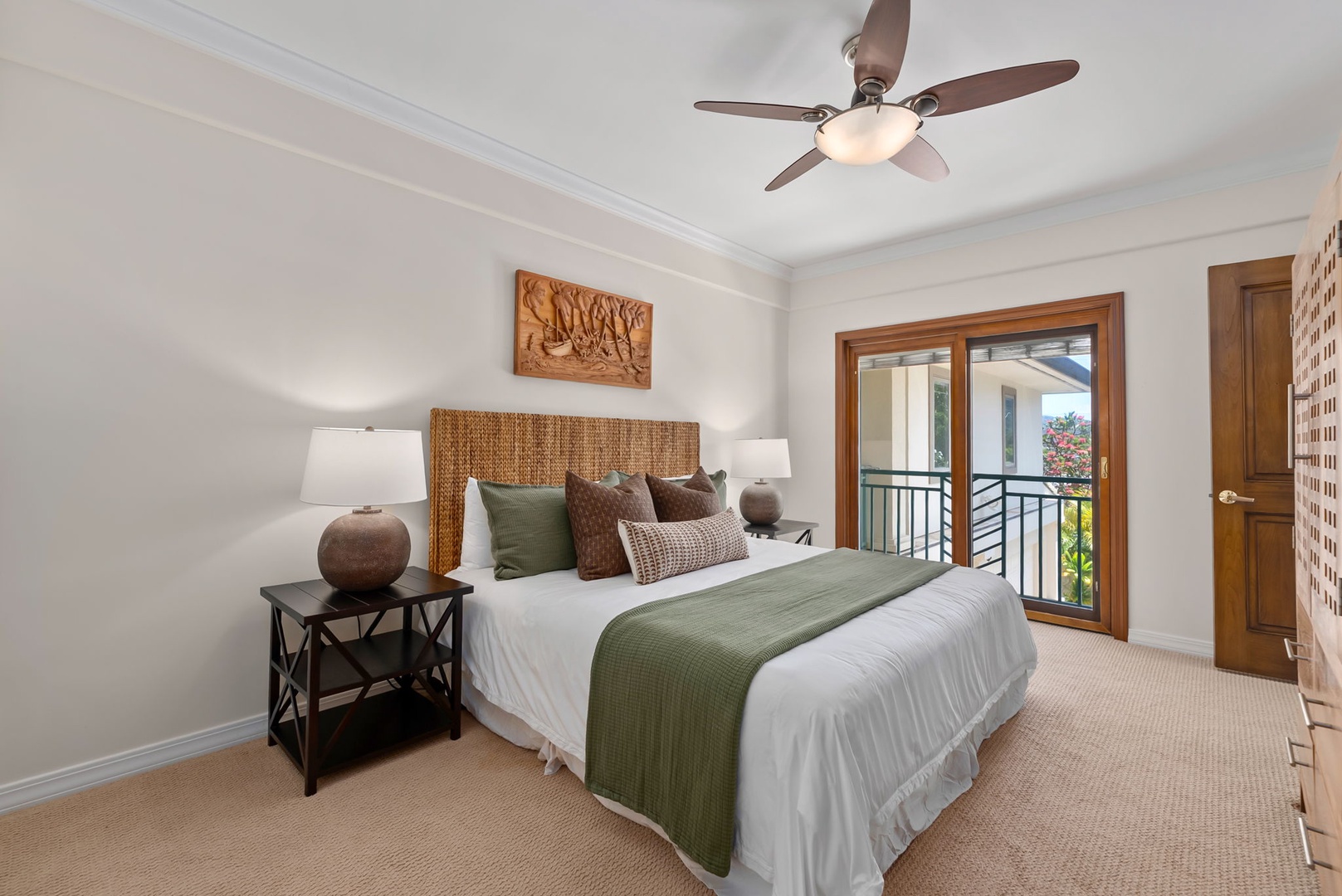 Honolulu Vacation Rentals, Maunalua Estate - Crisp linens and gentle island breezes create a peaceful bedroom retreat for restful evenings.
