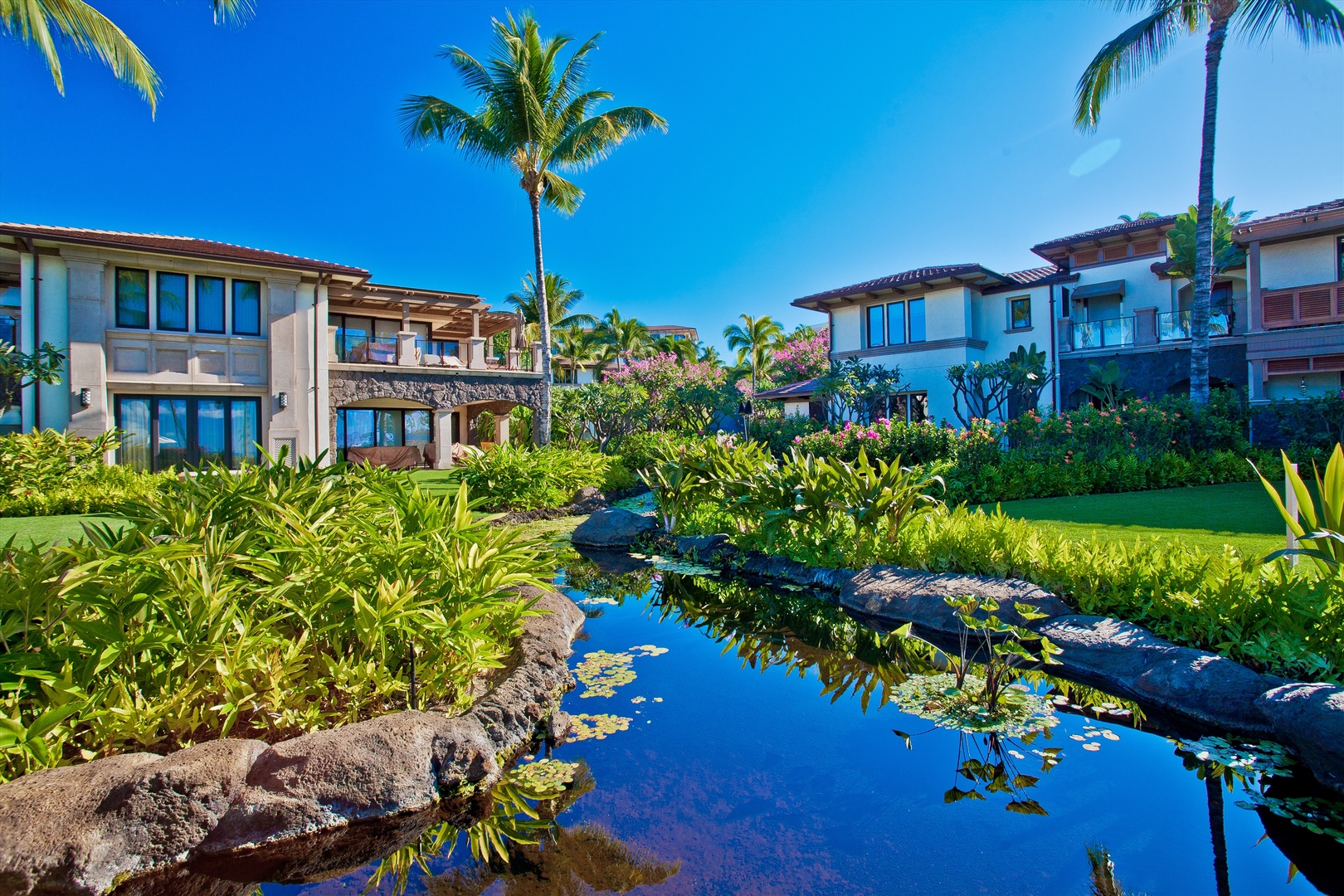 Wailea Vacation Rentals, Blue Ocean Suite H401 at Wailea Beach Villas* - Beautiful Water Features Tropical Foliage and Evening Tiki Torches Throughout the WBV Property