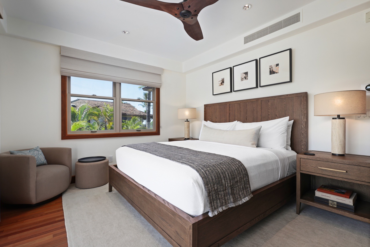 Kailua Kona Vacation Rentals, 3BD Ka'Ulu Villa (109A) at Hualalai Resort - Third bedroom (upper level) with king size bed and smart TV with adjacent full bath.