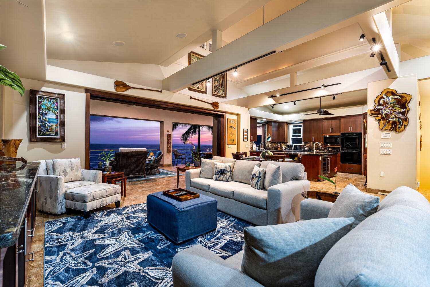 Kailua Kona Vacation Rentals, Kailani Vista - Wall-to-wall pocket doors erase boundaries so your plush seating, indoor dining table, and the endless horizon feel like one seamless space to gather.