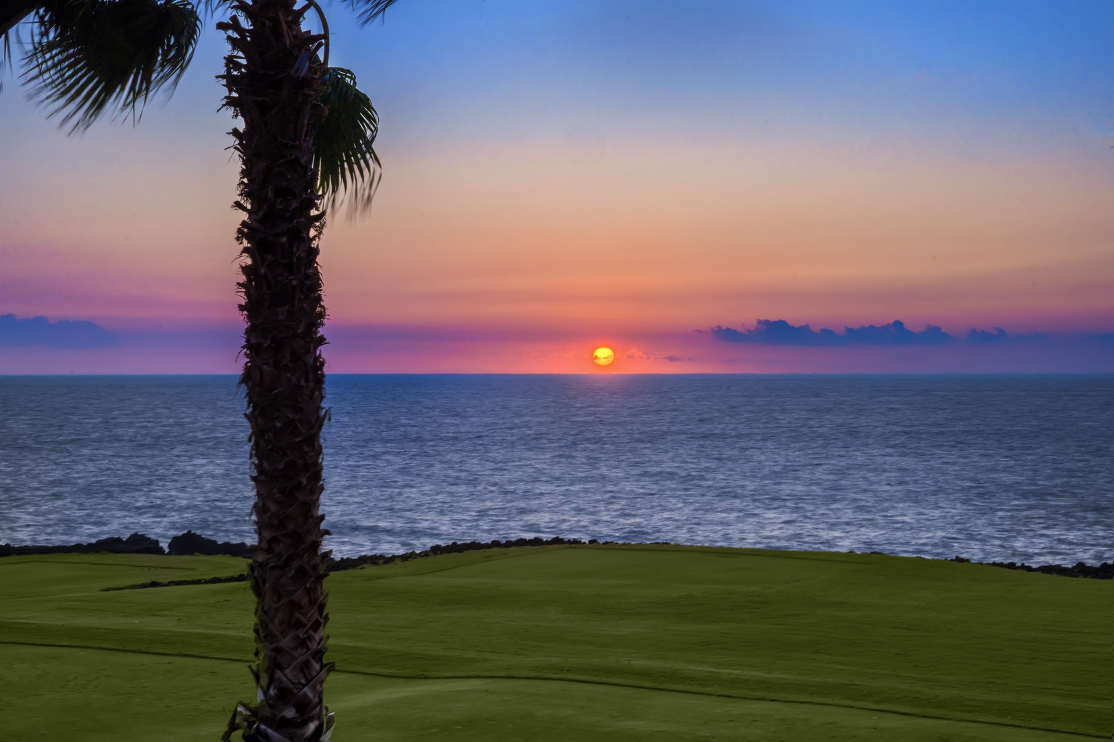 Kailua Kona Vacation Rentals, Kona Blue Vacations Holua Kai - Unwind at sunset with sweeping ocean views just moments from Kona Blue Vacations Holua Kai.