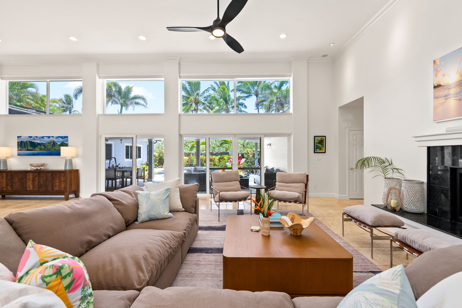 Kailua Vacation Rentals, Kailua Beach House - Comfy, airy space to watch TV, chat, or cool down after the beach.