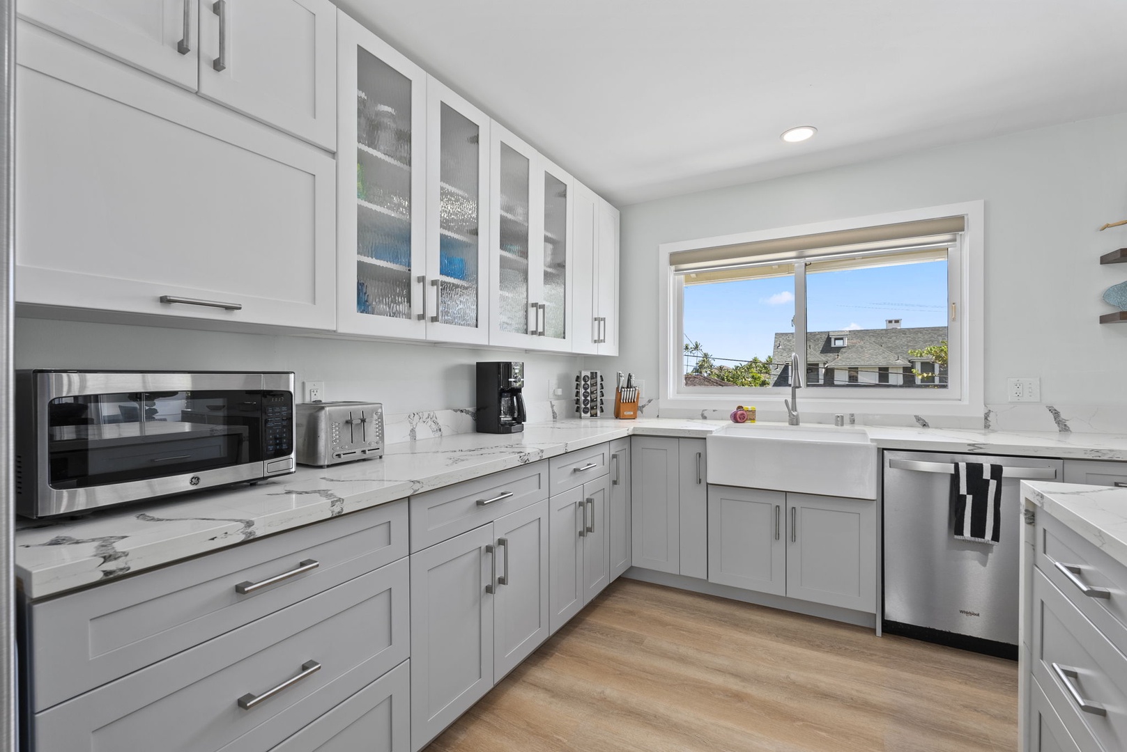 Kailua Vacation Rentals, Hale Alapi'i Lanikai Getaway - This bright kitchen offers ample storage and counter space, practical and inviting spot for meal prep.