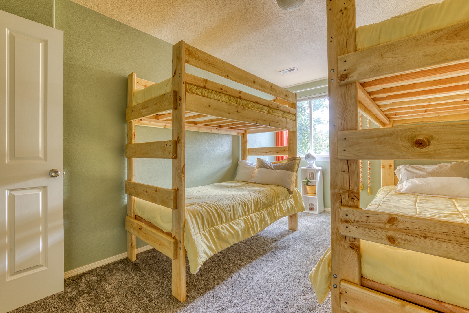 Clackamas Vacation Rentals, Duck Crossing - This bedroom is perfect for all of the kids