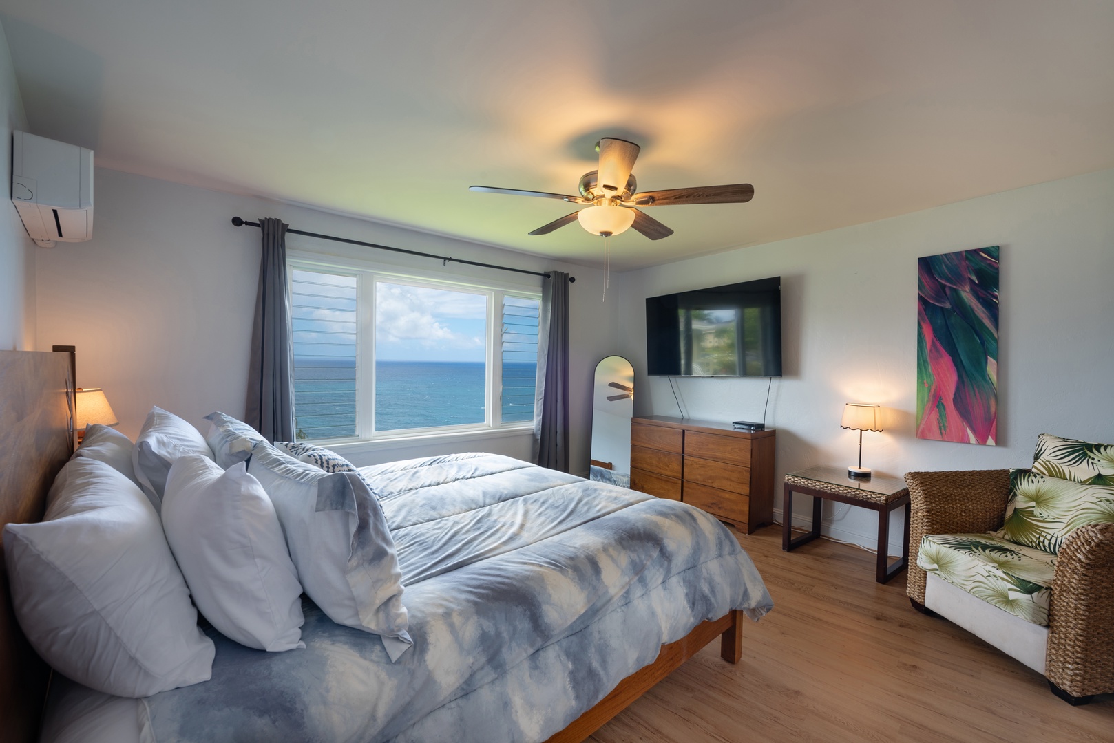 Princeville Vacation Rentals, Moana Kai - Both bedrooms come with ocean-views and split A/C, no fighting over the room with the good window.