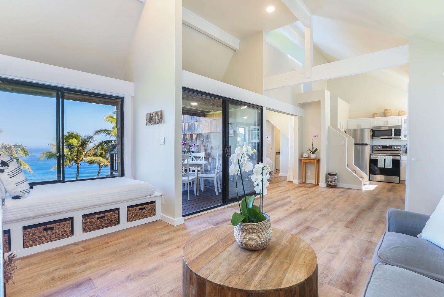 Princeville Vacation Rentals, Sealodge J8 - The open-concept floor plan makes for a seamless entertainment space