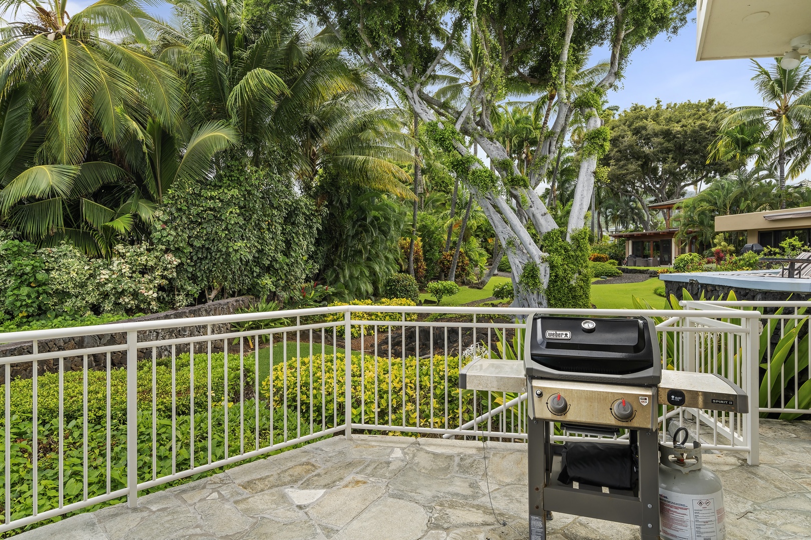 Kailua Kona Vacation Rentals, Ali'i Point #12 - BBQ to your hearts desire!