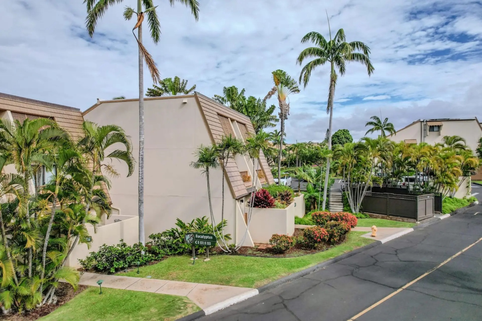 Kihei Vacation Rentals, Maui Kamaole E103 - Building signs like this one make finding your unit easy once you're on property.