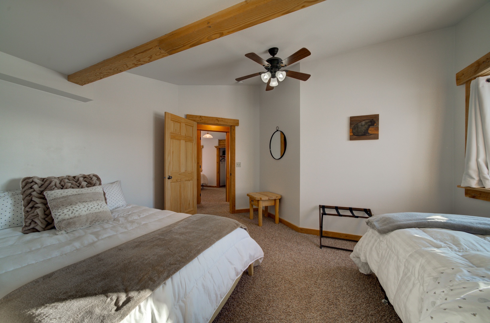 Livingston Vacation Rentals, OFB Sunset Grove - Guest bedroom with queen bed and double bed