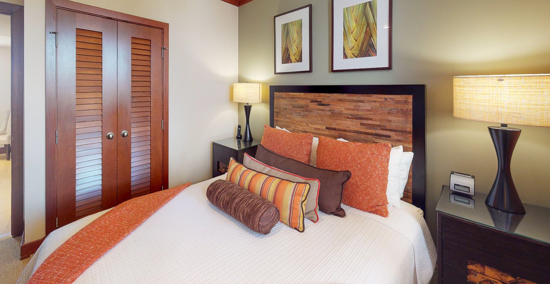Kapolei Vacation Rentals, Ko Olina Beach Villas O1121 - The second bedroom with a comfortable queen bed.