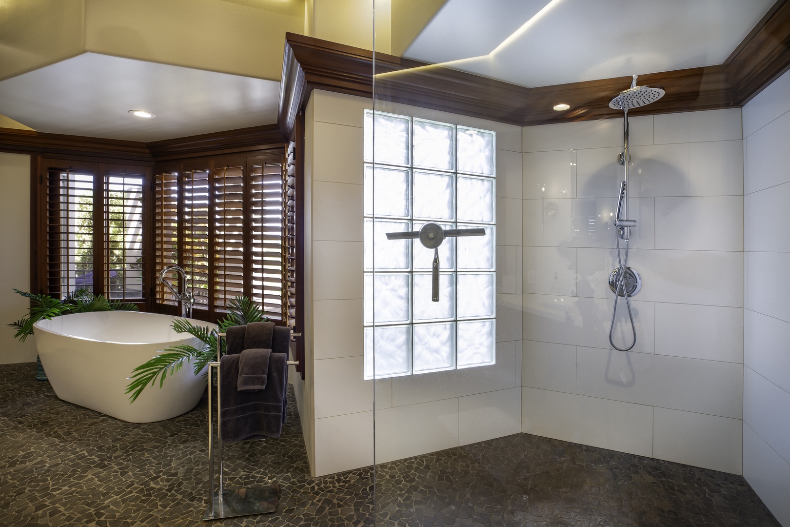 Kamuela Vacation Rentals, Champion Ridge 7 - Indulge in your private spa sanctuary with a soaking tub and rainfall shower, where natural light creates the perfect ambiance for relaxation.