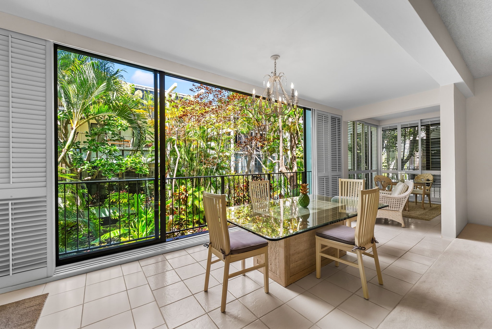 Honolulu Vacation Rentals, Kahala Beachfront Villa - Enjoy the open living area, perfect for dining and relaxing with loved ones.