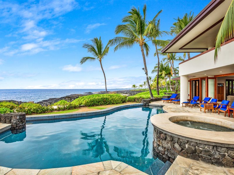 Kailua Kona Vacation Rentals, Blue Water - You can truly see why the property is named Blue Water!