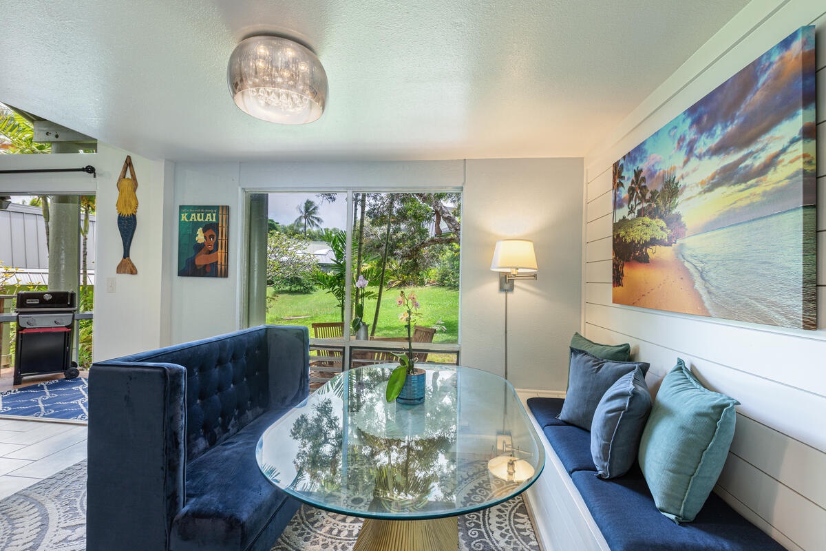 Princeville Vacation Rentals, Hale Hana Mana’o - Dining nook with wraparound windows—ideal for relaxed island meals.