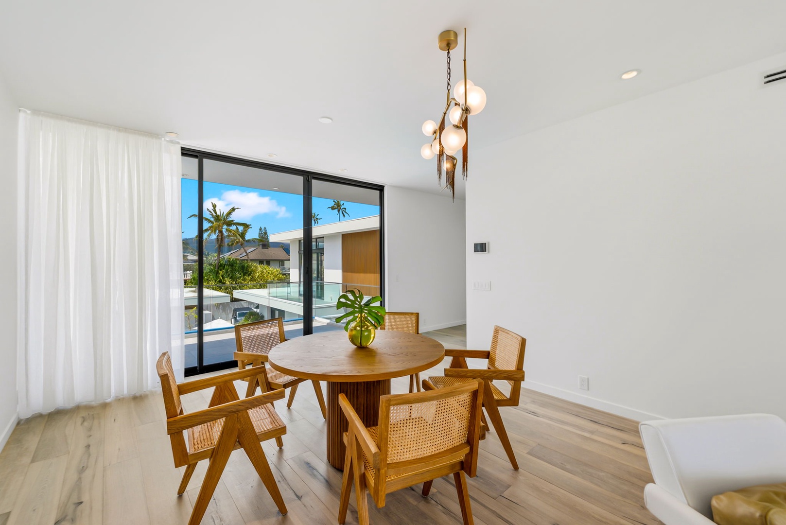 Kailua Vacation Rentals, Kailua Beach Escape - Share morning coffee and easy conversations in a light-filled corner made for lingering.