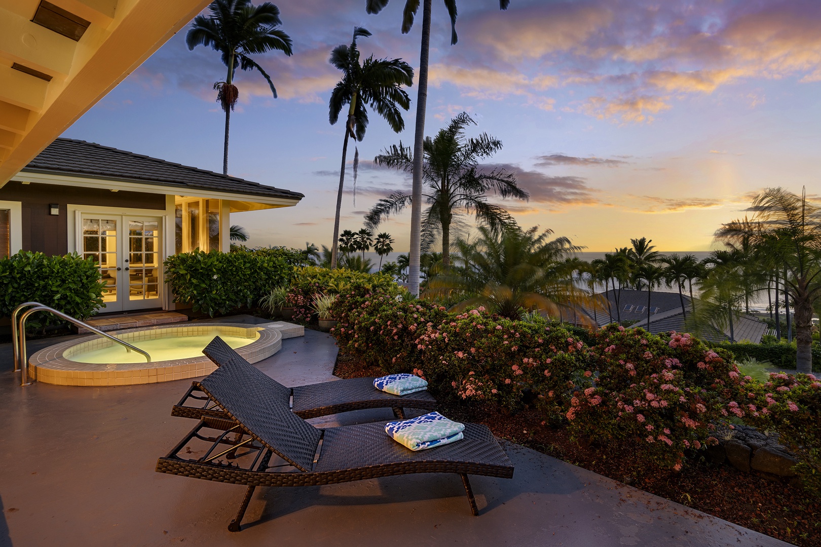 Kailua Kona Vacation Rentals, Pineapple House - A tranquil place to spend your vacation!