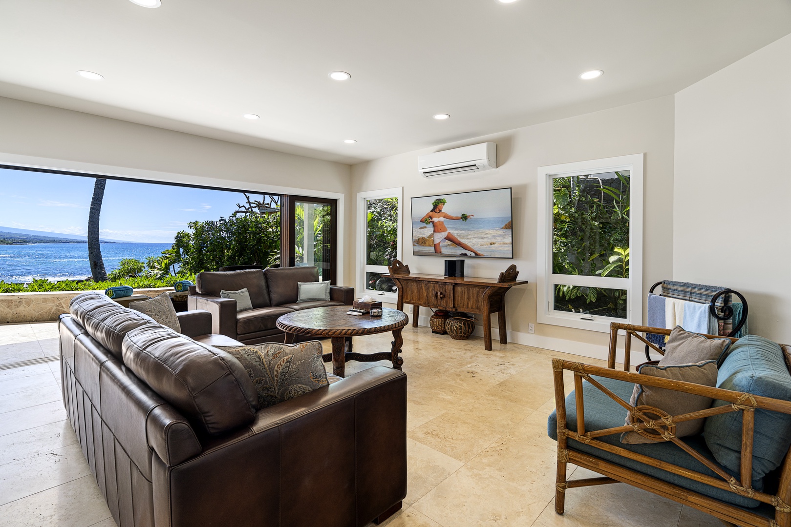 Kailua Kona Vacation Rentals, Ali'i Point #7 - Amazing Ocean View living room