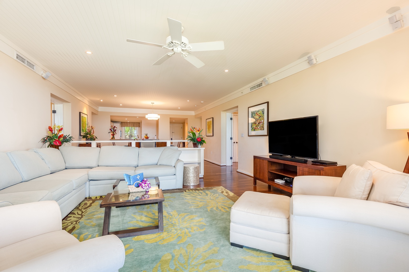 Kahuku Vacation Rentals, Turtle Bay Villas 201 - Living room