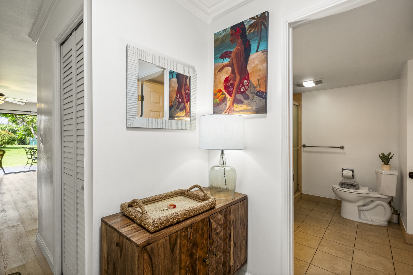 Kihei Vacation Rentals, Koa Resort 1B - Drop your keys on the console by the door, framed art welcome you to Koa Resort 1B