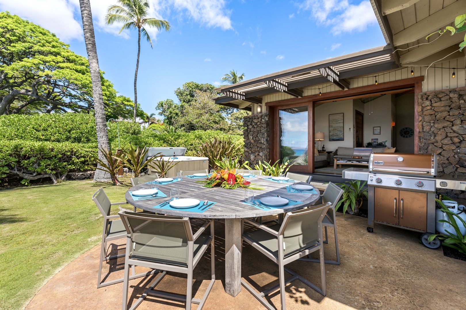 Kamuela Vacation Rentals, Island Time Retreat - Fire up the grill and eat outside with the whole group.