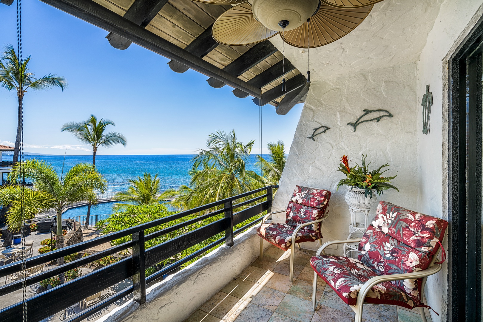 Kailua Kona Vacation Rentals, Casa De Emdeko 336 - Relax and watch the ocean activity right in front of your eyes!