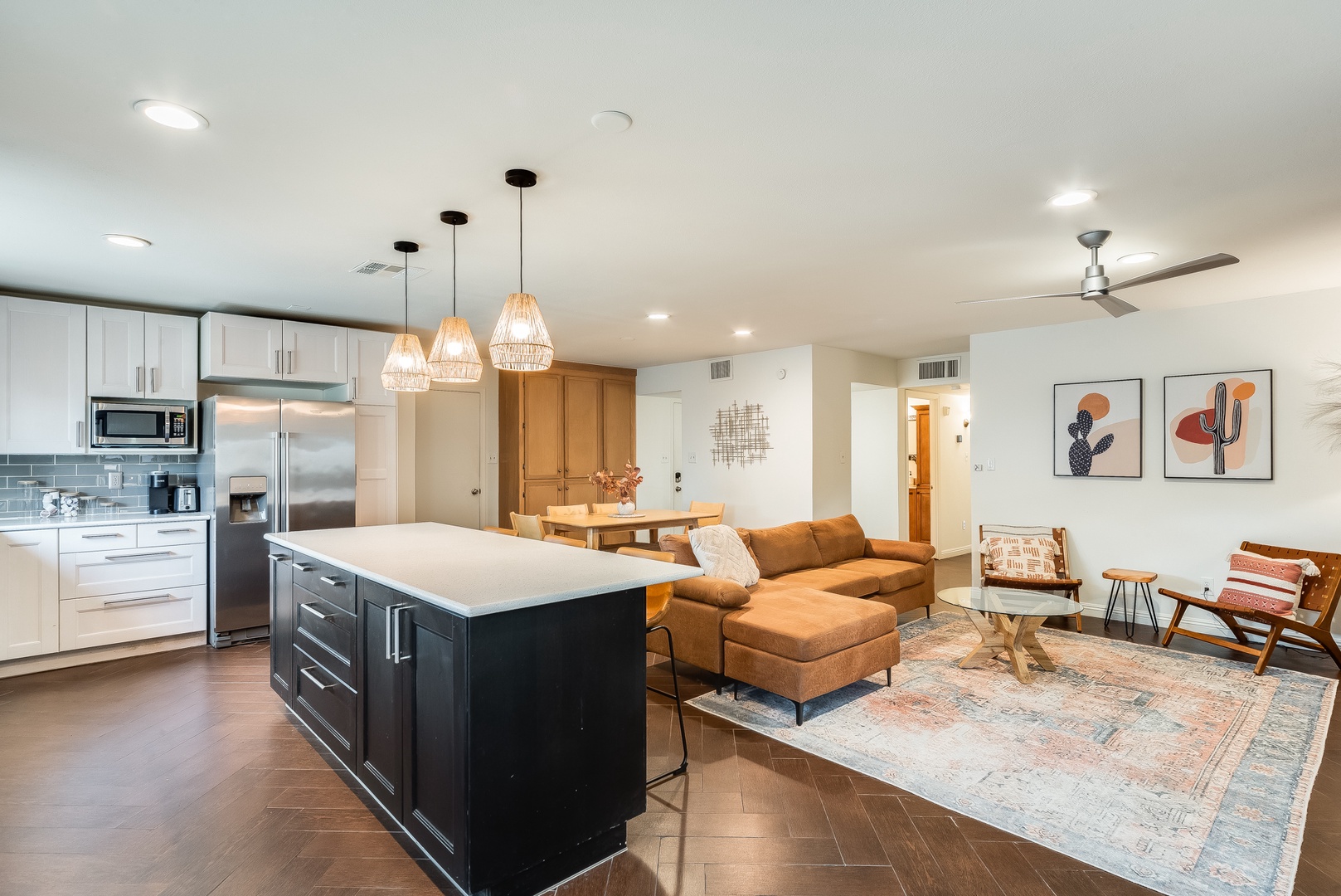 Phoenix Vacation Rentals, Desert Oasis - Kitchen