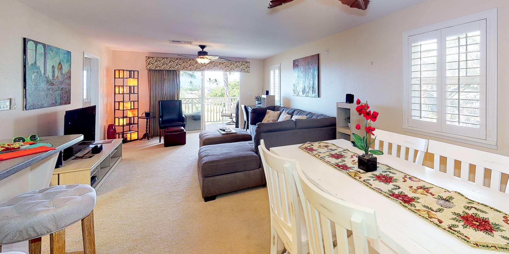 Kapolei Vacation Rentals, Ko Olina Kai 1065E - Seamless living with the open floor plan and island breezes from the lanai.