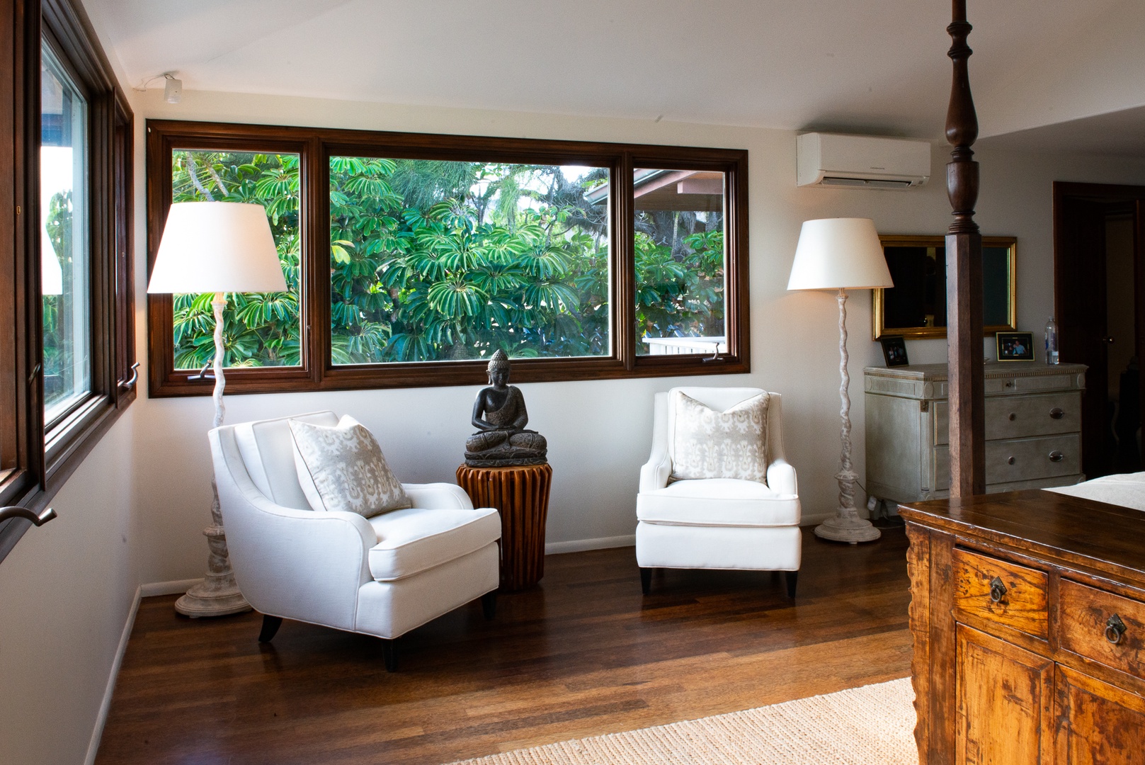 Honolulu Vacation Rentals, Kaiko'o Villa** - Seating area in Master bedroom